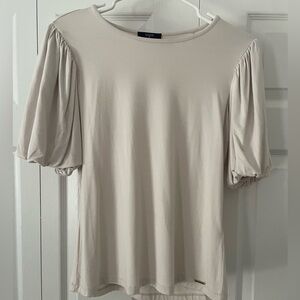 Tahari cream puff sleeve tee- SZ Small